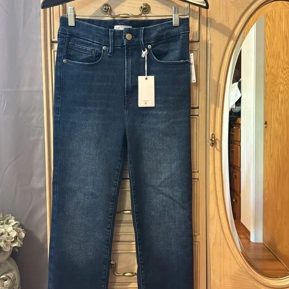 Good American Good Classic Slim Jeans - Picture 9 of 16
